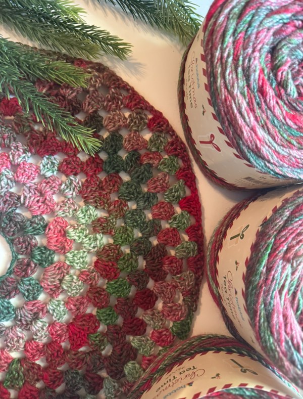 How to Crochet a Tree Skirt: Granny's Tree Skirt FREE PATTERN photo 2