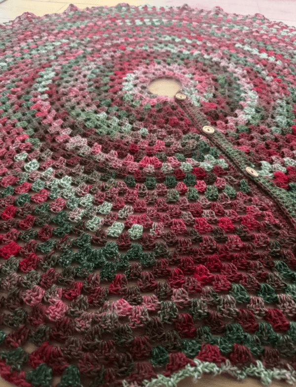 How to Crochet a Tree Skirt: Granny's Tree Skirt FREE PATTERN photo 7