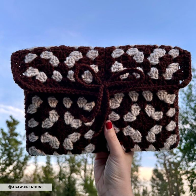 Clio Crochet Book Sleeve Pattern photo 2