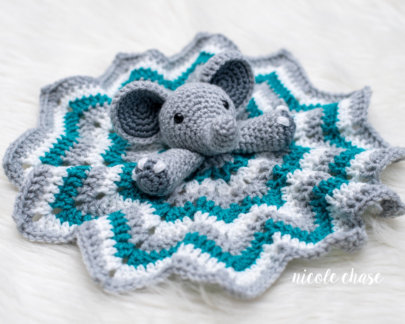 Hug Me Elephant Lovey photo 2