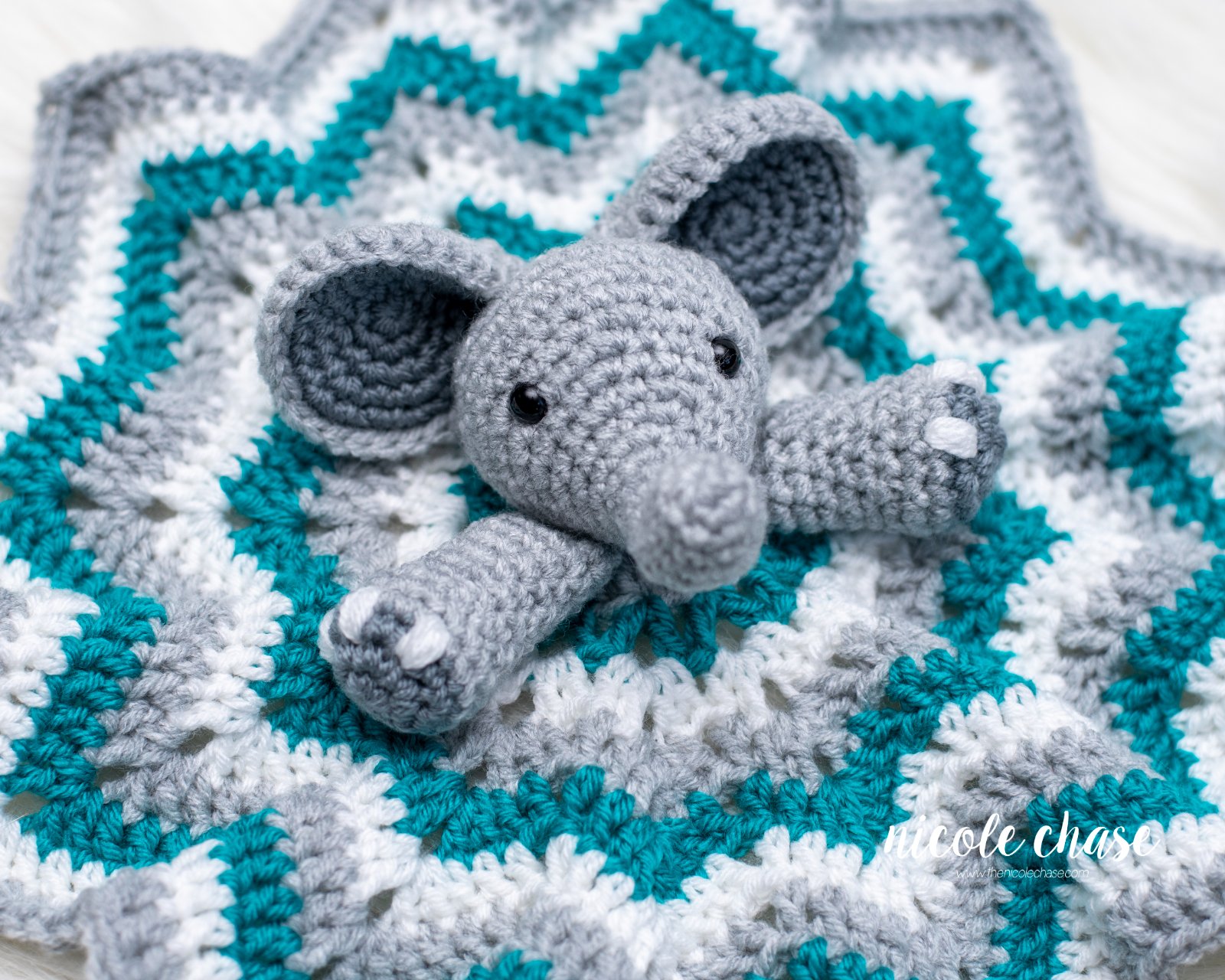 Hug Me Elephant Lovey photo 3