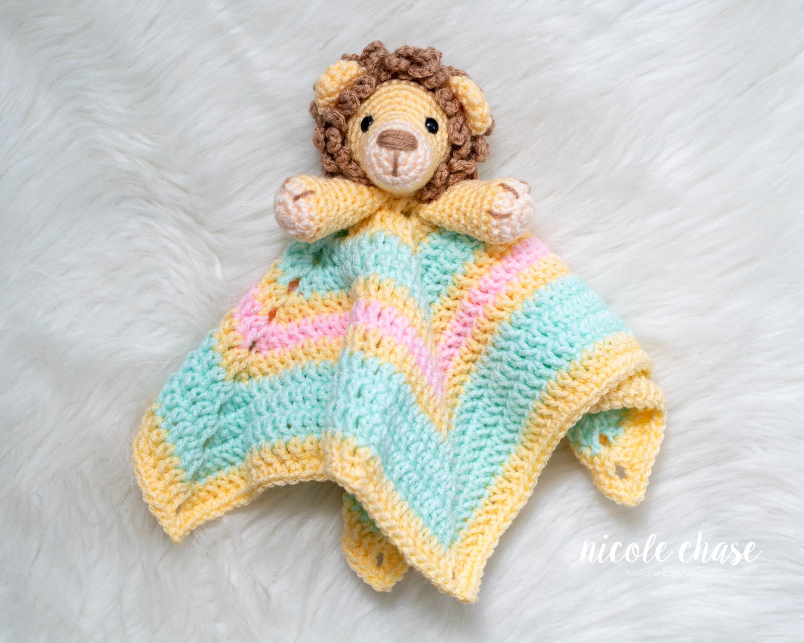 Hug Me Lion Lovey photo 4