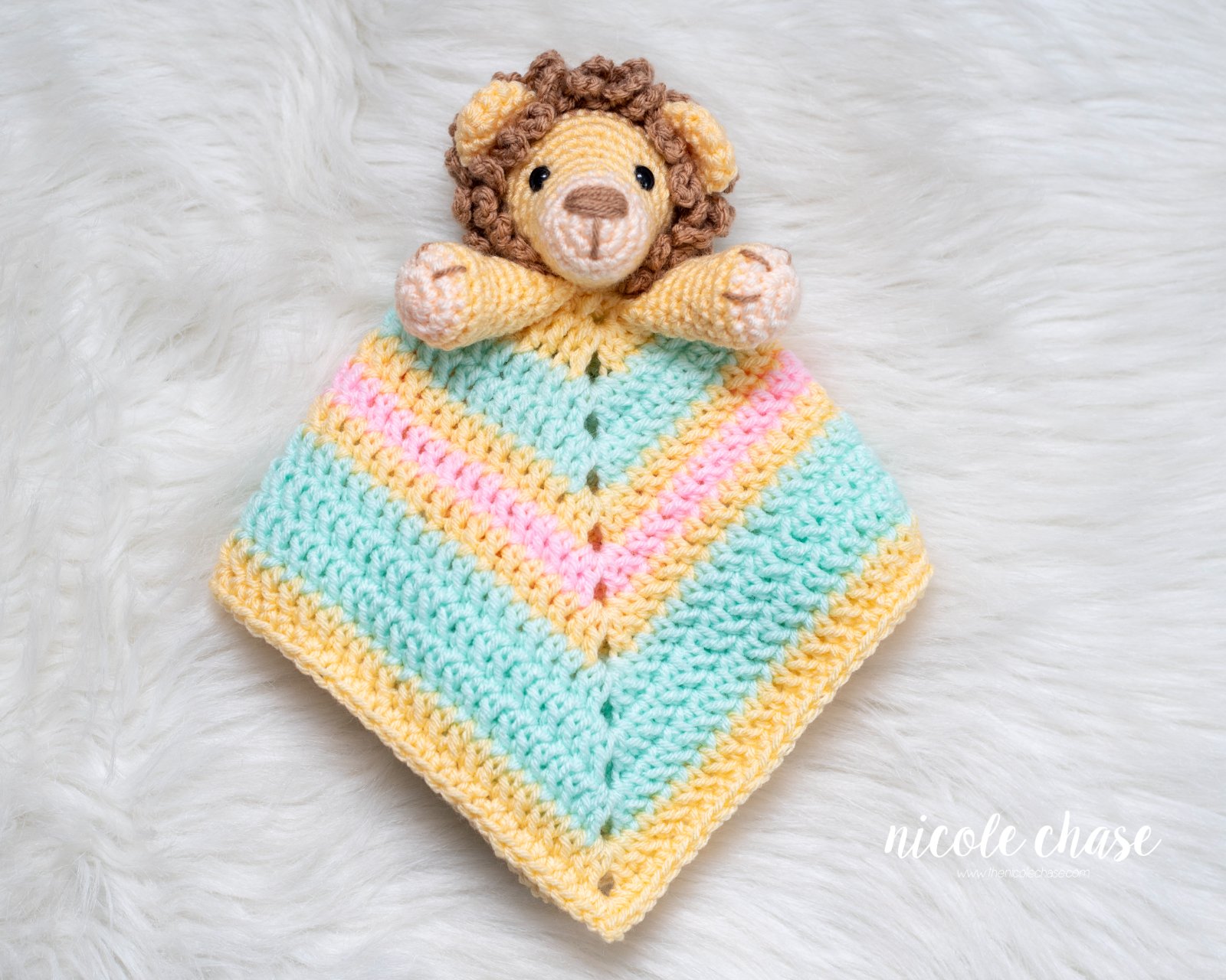 Hug Me Lion Lovey photo 3