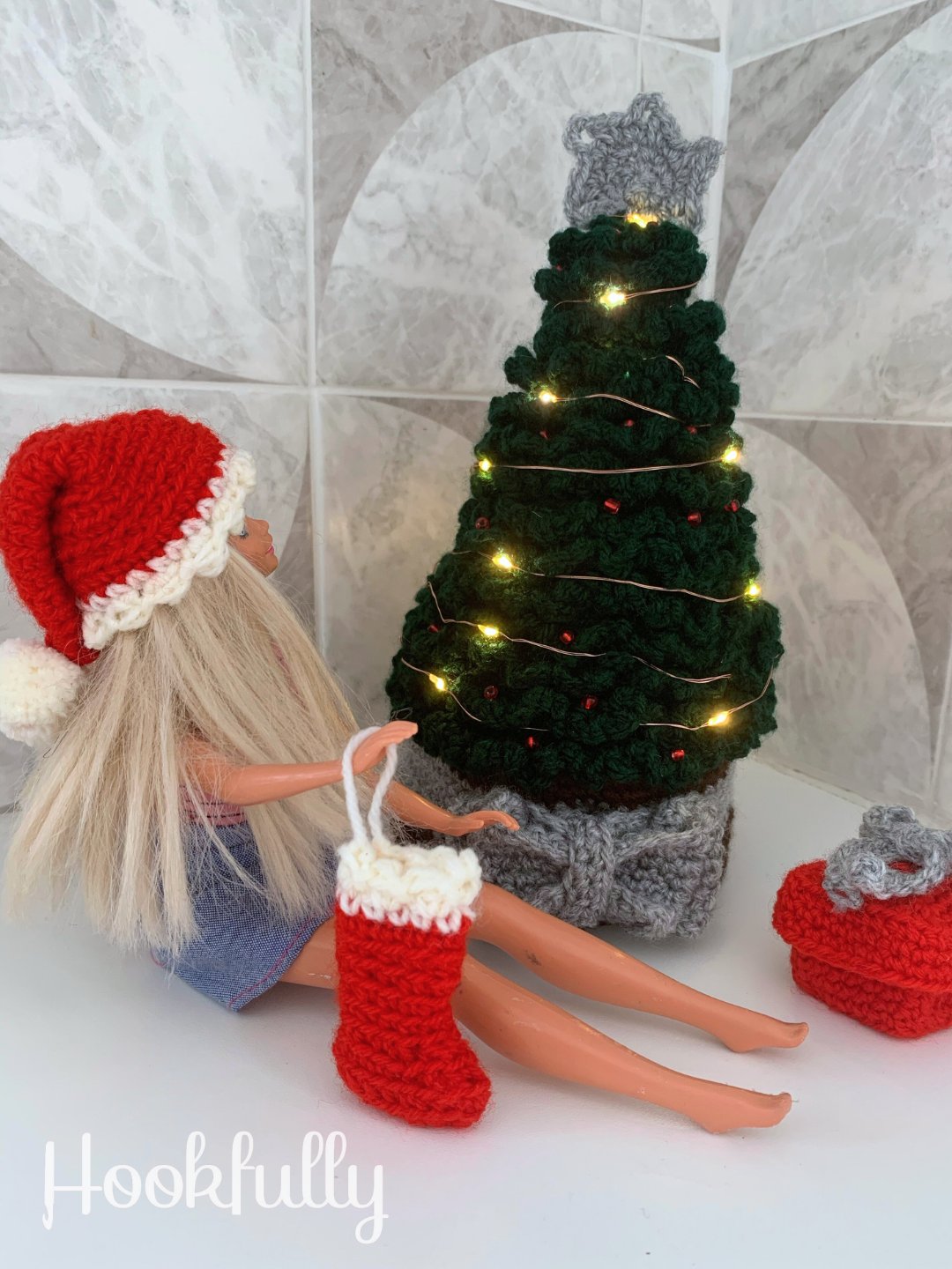 Christmas Time Doll House photo 2