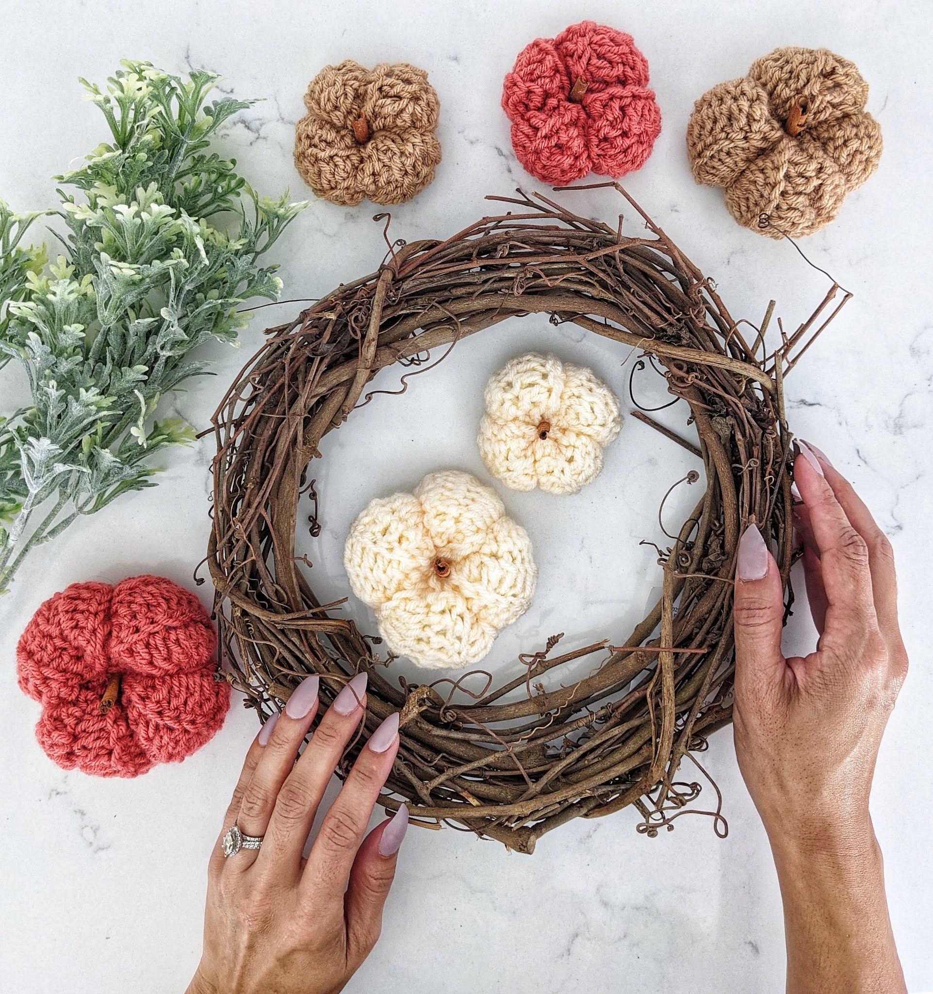 Crochet Pumpkin Wreath photo 3