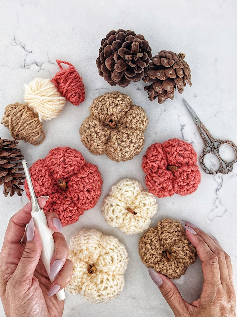 Crochet Pumpkin Wreath photo 2