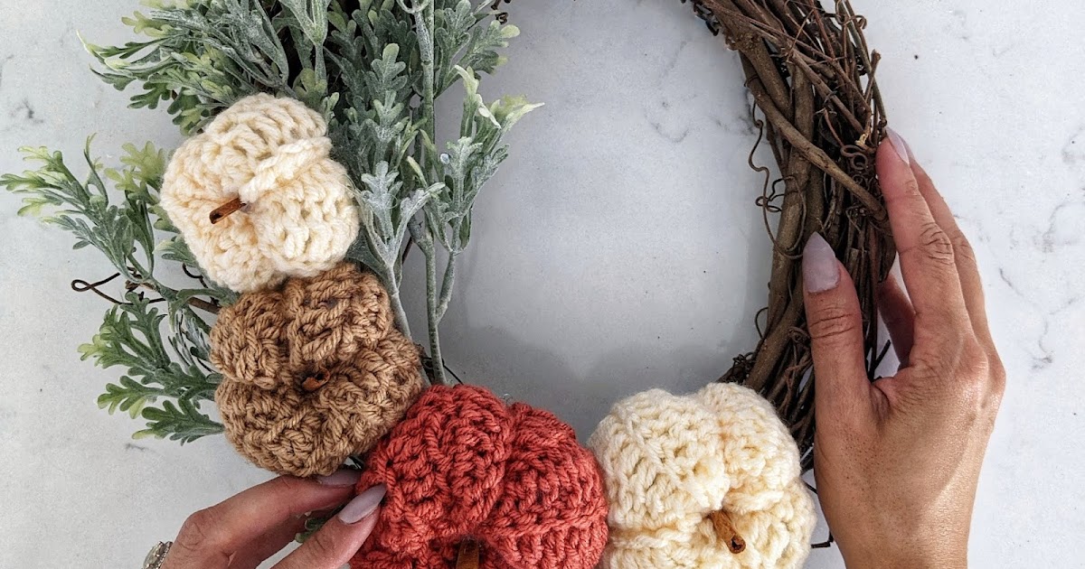 Crochet Pumpkin Wreath photo 1