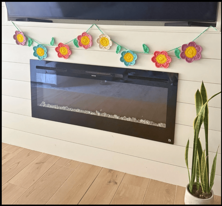 Free Crochet Pattern: Spring Flower Garland + Video Tutorial photo 10