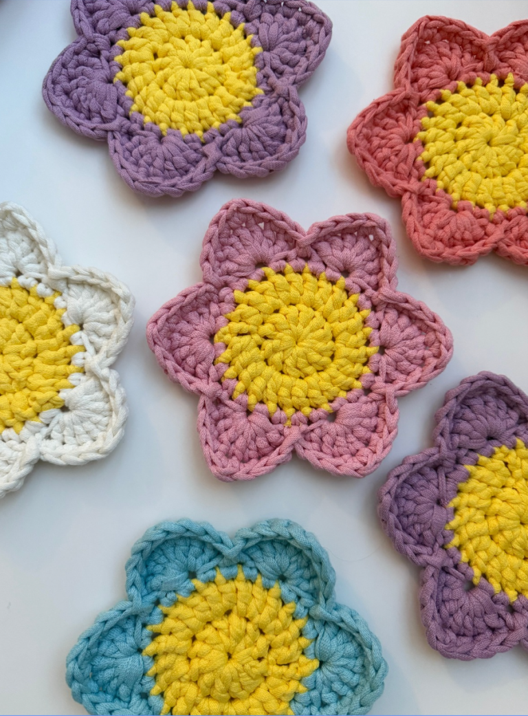 Free Crochet Pattern: Spring Flower Garland + Video Tutorial photo 2