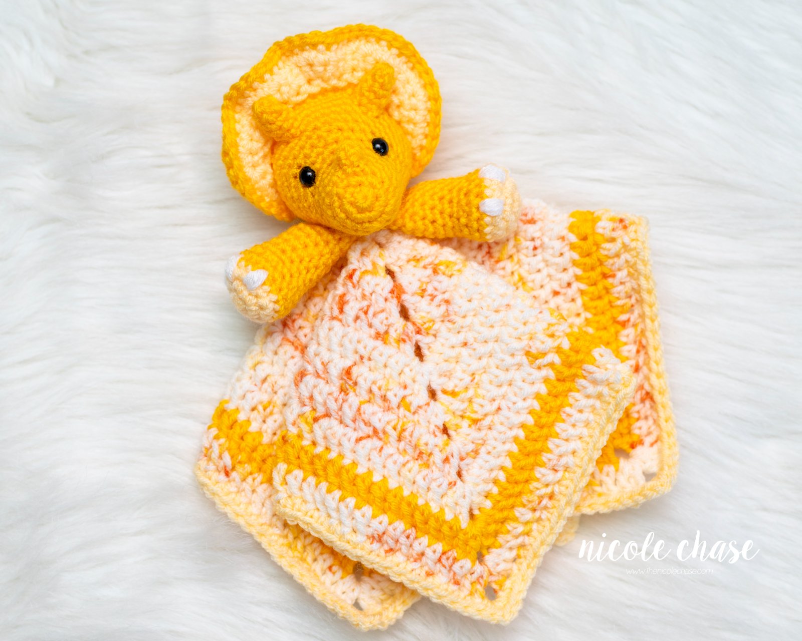 Hug Me Triceratops Lovey photo 3