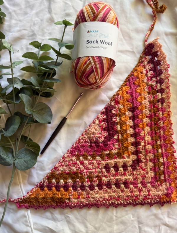 Daily Bandana: The BEST Quick and Easy Crochet Bandana Pattern photo 2